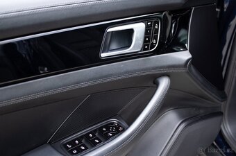 Porsche Panamera 4 E-Hybrid 4x4 A/T - 10