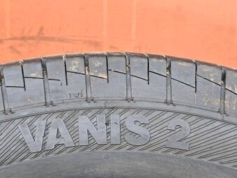 Letní Barum 215/65/15C - 10