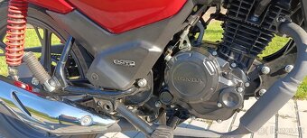 Honda CB 125F - 10