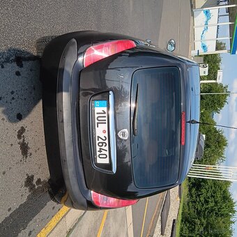 Prodám Lancia Ypsilon 1.4 70kw ,klima,116000km - 10