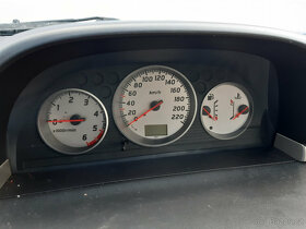 Nissan X-TRAIL 2,2DCI 84kW 2002 rok - na dily - motor KO - 10