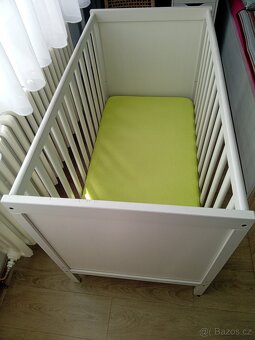 Dětská postýlka Ikea Sundvik s kompletním příslušenstvím - 10