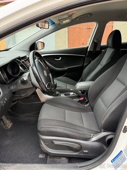 Hyundai i30 1.6 CRDi - 10