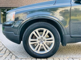 Volvo XC90 2.4 D5 AUT 1.MAJITEL 7 MÍST KAMERA TAŽNÉ SERVISKA - 10