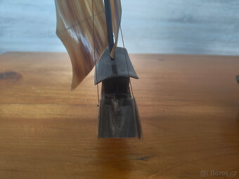 Starožitné lodě z rohoviny - 10