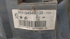 Peugeot 407 přední nárazník vč.mlhovek a znaku (bez mřížky) - 10