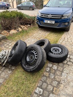 Plechové disky R16 + zimní pneu Dunlop 215/60 R16 - 10