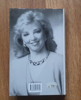 Prodám knihu,knihy od spisovatelky Nora Roberts. - 10