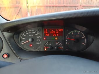 Daily 2.3 107kw 2013 8pal hyd čelo - 10