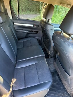 Toyota Hilux 2,4 D 110 kw - 10