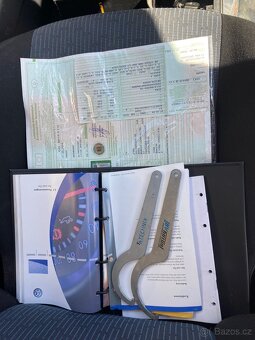 VW BORA 1.6 16V PACIFIC PROJEKT RV 2004 - 10