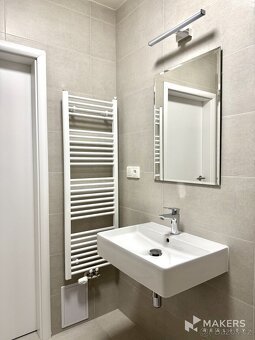 Pronájem bytu 2+kk po rekonstrukci, 47 m², U Skládky, Praha  - 10