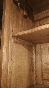 Rustikální policová dubová skříň š 213x v164x h49 cm - 10