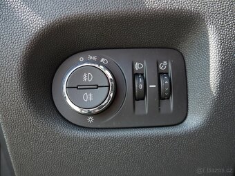 Opel Corsa 1.2i , 63 kW benzín, 2013 - 10