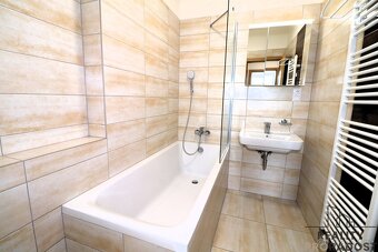 Pronájem novostavby  bytu 3+kk (79 m²) s velkým balkónem s k - 10
