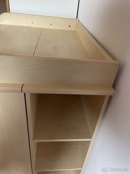 Originální komoda s přebalovacím pultem a dřevěnými ptáčky + - 10