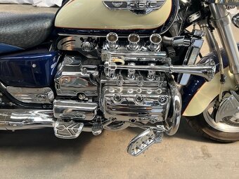 Honda Valkyrie F6C - 10