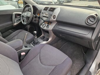 Toyota RAV4,2.2D-4D,100KW,4x4,NEMÁ DPF,BEZ KOROZE,R.V.2007 - 10