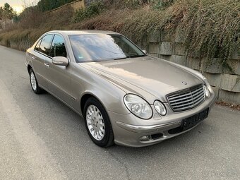 Mercedes - Benz  E 240i  Elegance  Manuál - 10