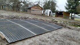 Desky Paddock děrované z PVC 117x84cm - oboustranné - 10