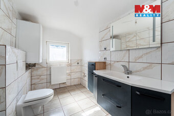 Prodej rodinného domu v Častohosticích - 10