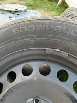 Zimni pneu Nokian 215 65R 17 - 10