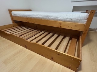 Masivní dřevěná postel s výsuvným druhým lůžkem + 1× matrace - 10