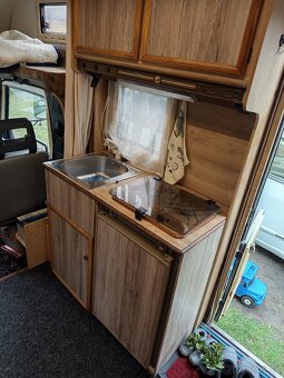 OBYTNÉ AUTO MERCEDES 100D VÝMĚNA MOŽNÁ - 10