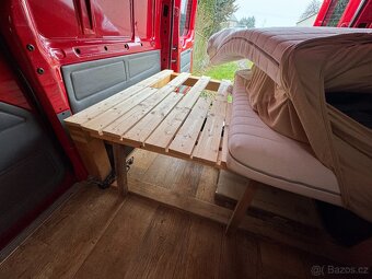 Obytná dodávka Ford Transit 2007 - 10