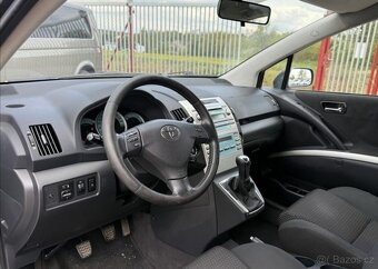 Toyota Corolla 2,2 D4-D TAŽNÉ, SERVISKA nafta manuál 100 kw - 10