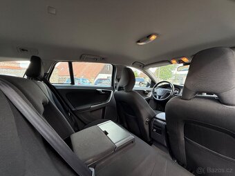 Volvo V60 1.6i (110kw) combi - tažné - servis jen VOLVO - 10