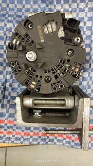 Bosch 0125811084 alternátor Ford 14V / 210 A, - 10