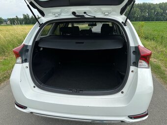 Toyota Auris 1.6 benzin. Manual. 89000 km - 10