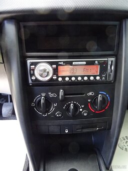 Peugeot 207 1,4 SW 54kW 2x kola, velice pěkný s pěknou výb. - 10