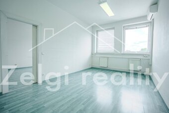 Pronájem kanceláří (420m²) a skladu (40m²) poblíž centra Brn - 10