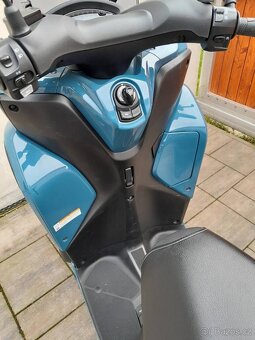 Yamaha Tricity 125, 2023, pouze 3000km, super stav, zánovní - 10