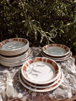 Anglický jídelní set talířů vintage - 18 kusů - 10