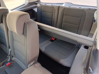 VW Touran Comfortline 1.6 TDI 77kW Webasto 7-míst Tažné - 10