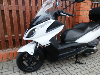 Kymco Downtown 300i - 10