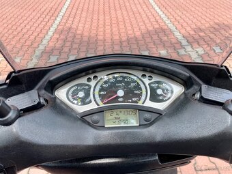 Yamaha XMAX 250 - 10