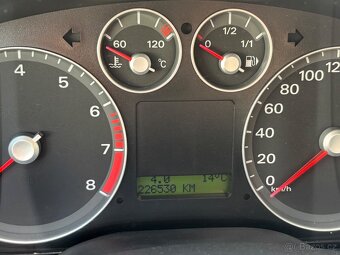 Ford Focus 1.6i - 10