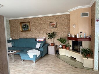 Rodinný dům s bazénem a krbem – Karlovy Vary - 10