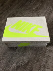 NIKE AIR JORDAN 1 - 10