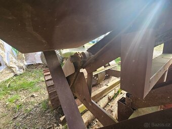 sazeč česneku - 10