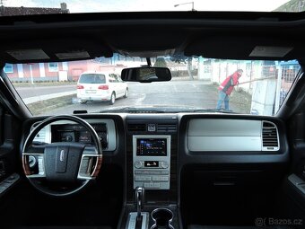 Lincoln Navigator 5,4i V8 24V Aut. LPG 7.míst 2007 - 10