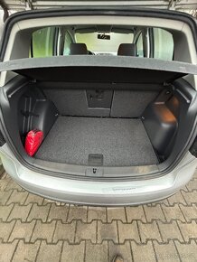 VW Golf  1.6 FSI 85kw r.v. 5/2005 najeto 111tis - 10