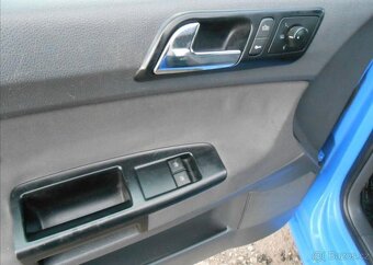Volkswagen Polo 1,2 HTP 47 kW benzín - 10