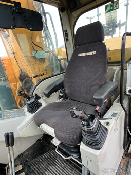 Pásové rýpadlo LIEBHERR R 924 COMPACT LITRONIC,ROK 2013 - 10