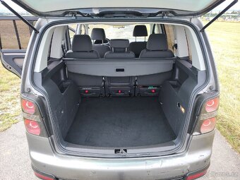 Volkswagen Touran Cross TSI - 10