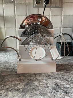 KUCHYŇSKÝ ROBOT - 10